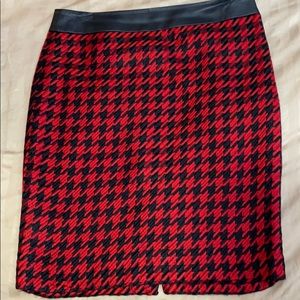 Red and black knit skirt